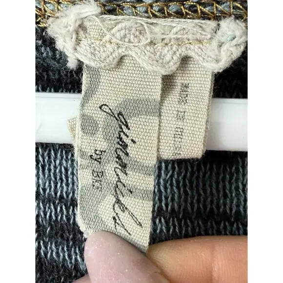 Gimmicks BKE Women's Boho Long Sleeve Sweater Size Medium M - Picture 3 of 8